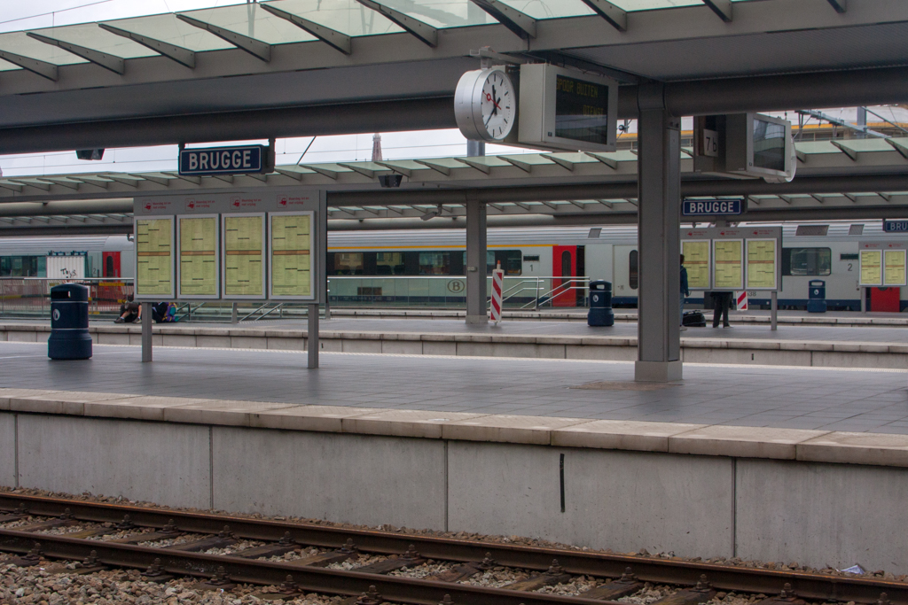 Brugge train platform